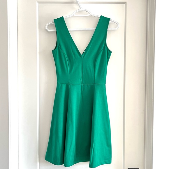 H&M Green Sleeveless Babydoll Dress - Picture 1 of 3